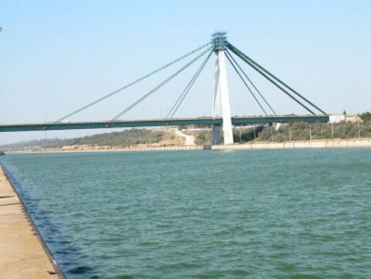 TIR-urile vor tranzita Canalul Dunăre Marea Neagră cu gabara